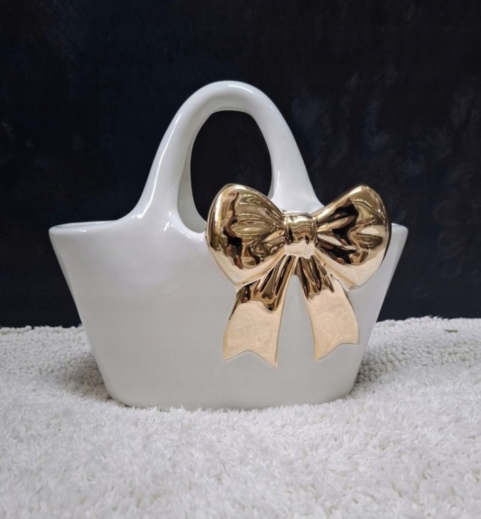 Wazon Ceramiczny Torebka Biały ze Złotą Kokardą – Elegancka Dekoracja