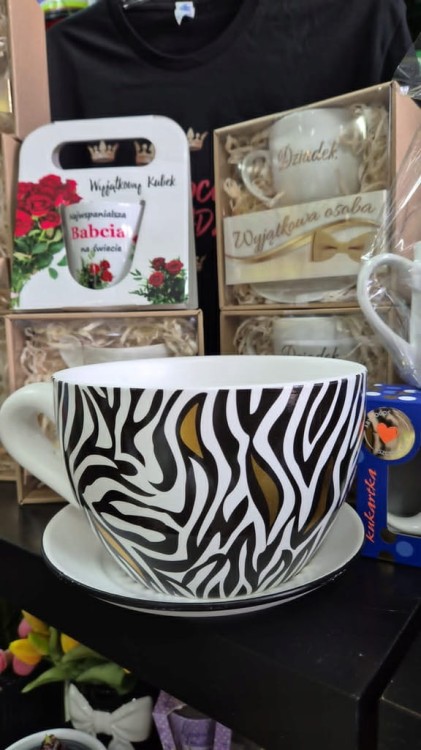 Doniczka Ceramiczna Filiżanka Zebra Czarno-Złota z Podstawkiem Osłonka