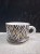 Doniczka ceramiczna filiżanka11 x15 zebra czarno-biała ze złotym wzorem