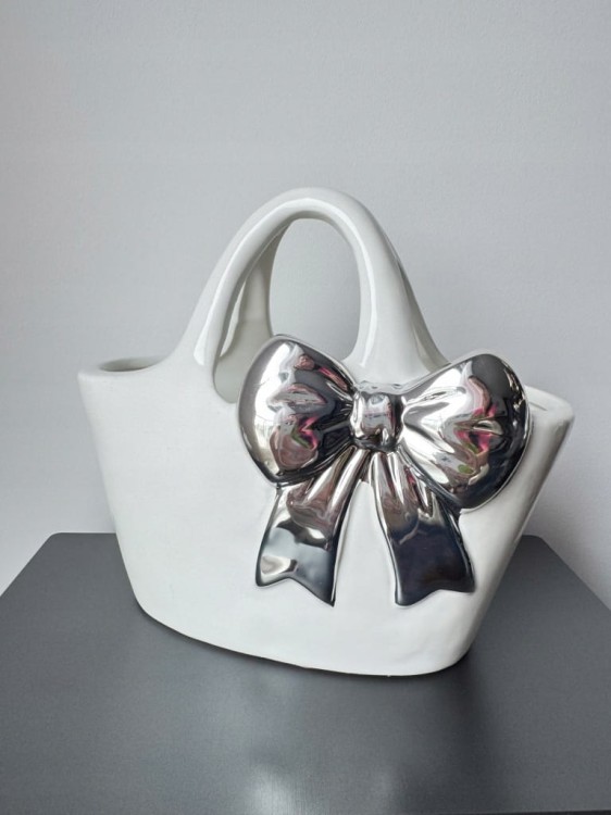 Wazon ceramiczny torebka biały srebrna kokarda glamour dekoracyjny