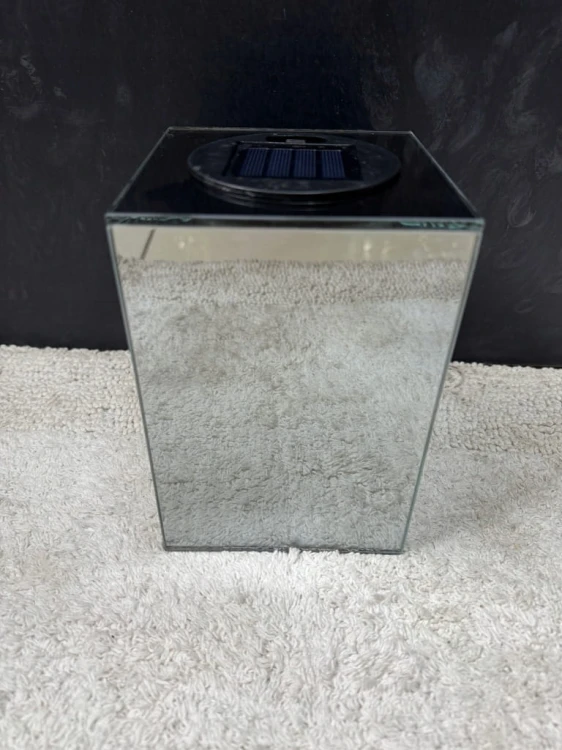 Lustrzany Znicz Solarny LED 3D 12x17,5 cm – Nowoczesna Dekoracja Świetlna
