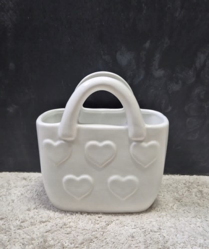 Biały wazon ceramiczny torebka w białe serduszka 18 cm