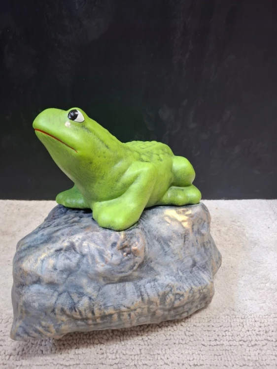 FIGURKA OGRODOWA ŻABA CERAMICZNA 34 CM DEKORACJA DO OGRODU I NA TARAS