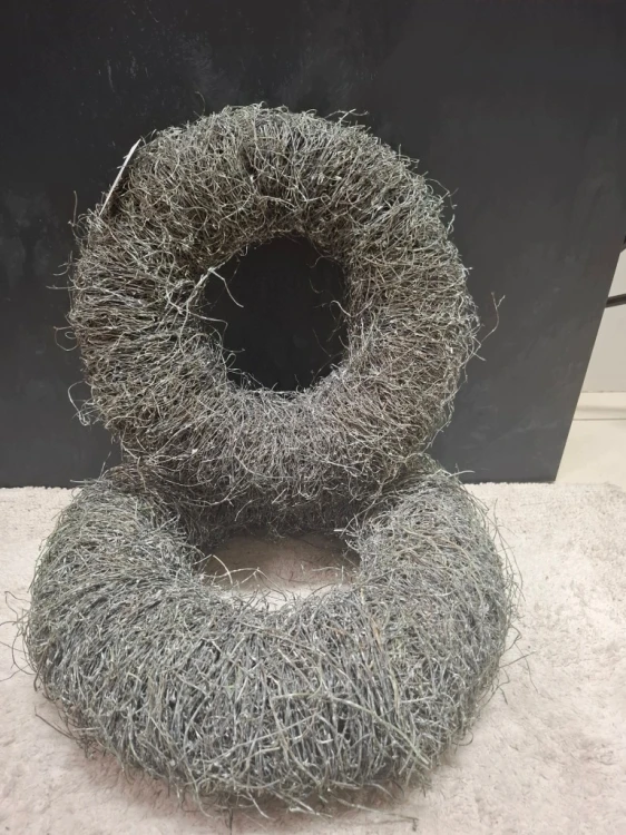 Wianek omszały dekoracyjny 40 cm – naturalna ozdoba jesienna