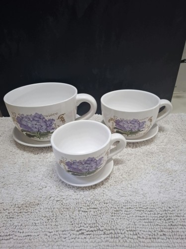 DONICZKA CERAMICZNA FILIŻANKA Z PODSTAWKĄ 19 × 14 CM – ELEGANCKA OSŁONKA