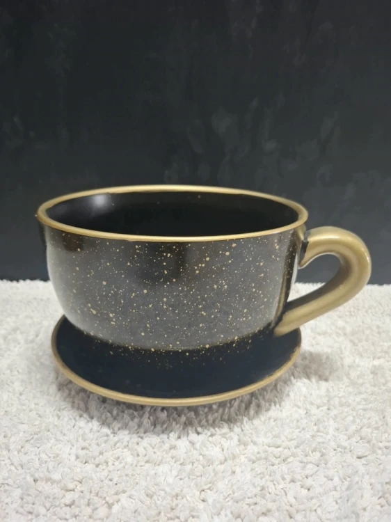 DONICZKA CERAMICZNA FILIŻANKA Z PODSTAWKĄ 19 × 14 CM – CZARNA NAKRAPIANA