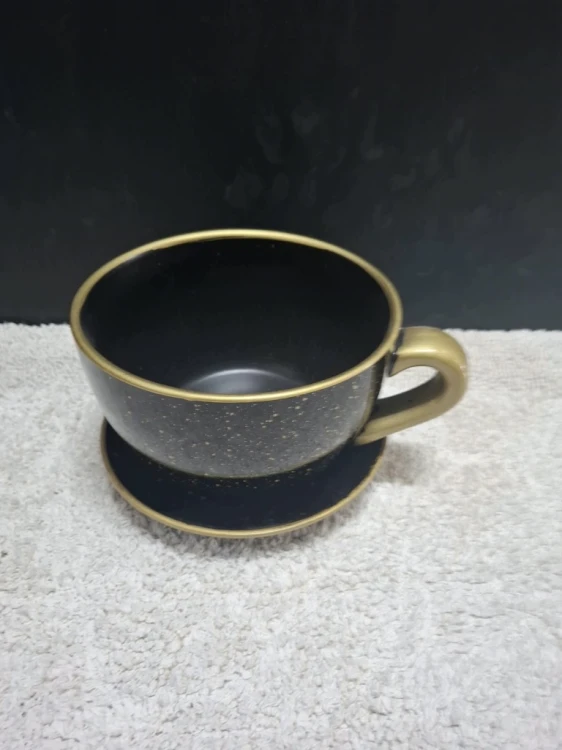 DONICZKA CERAMICZNA FILIŻANKA Z PODSTAWKĄ 19 × 14 CM – CZARNA NAKRAPIANA