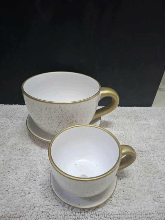 DONICZKA CERAMICZNA FILIŻANKA Z PODSTAWKĄ 25 × 16 CM – OSŁONKA NA KWIATY