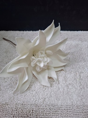 Sztuczny kwiat egzotyczny biały – 40 cm