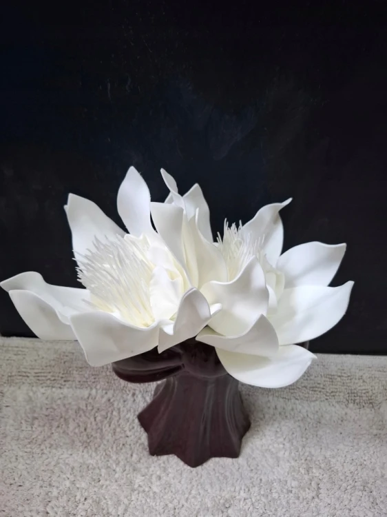 SZTUCZNY KWIAT EGZOTYCZNY PIANKOWY 35 CM – BIAŁY KWIAT DEKORACYJNY