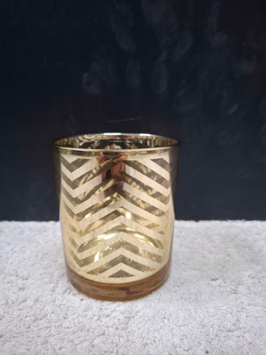 ŚWIECZNIK SZKLANY ZŁOTY 9x10 CM – ELEGANCKA DEKORACJA DO DOMU