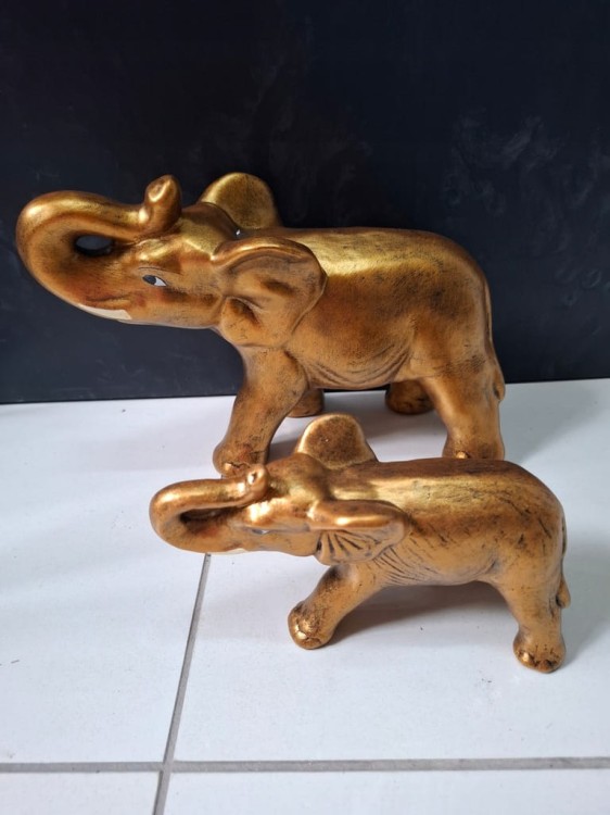 Figurka słonia o wysokości 21 cm 1szt
