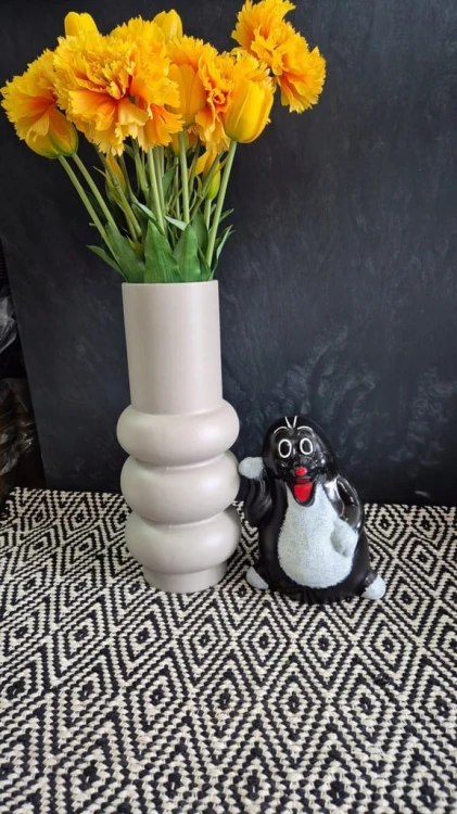 Figurka Dekoracyjna Krecik 20 cm – Urocza Ozdoba do Domu i Ogrodu