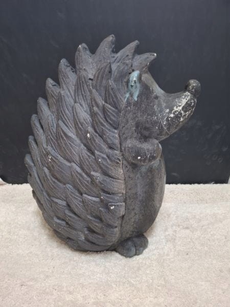 FIGURKA OGRODOWA JEŻ – 42 CM – DEFEKT