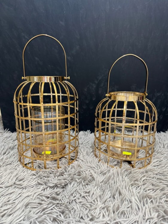 Złoty lampion metalowy ze szkłem 27 cm – nowoczesny świecznik