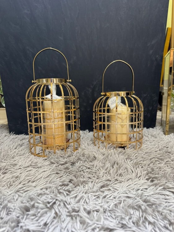 Złoty lampion metalowy ze szkłem 27 cm – nowoczesny świecznik